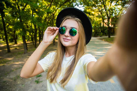 Élégance et Protection : Quand Opter pour des Lunettes de Soleil en Bois